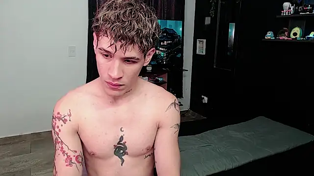 Snapshot of andybxby chatting on March 13, 2025, 9:05 pm andybxby online show from March 13, 2025, 9:05 pm