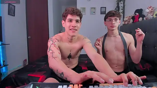 Snapshot of andybxby chatting on October 7, 2025, 5:54 pm andybxby online show from October 7, 2025, 5:54 pm