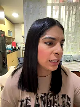 charlotte stevenss  online show from October 25, 2025, 2:35 pm