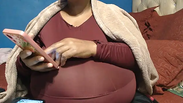 Snapshot of CUTEFIRMMELONSS chatting on May 24, 2026, 5:29 pm CUTEFIRMMELONSS online show from May 24, 2026, 5:29 pm