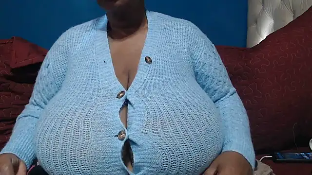 Snapshot of CUTEFIRMMELONSS chatting on May 25, 2026, 7:03 am CUTEFIRMMELONSS online show from May 25, 2026, 7:03 am