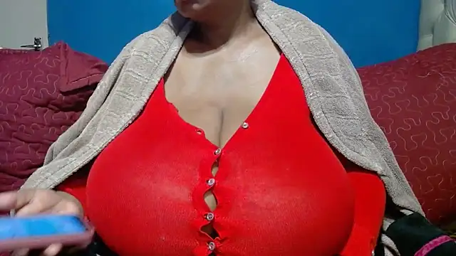 Snapshot of CUTEFIRMMELONSS chatting on May 31, 2026, 3:47 am CUTEFIRMMELONSS online show from May 31, 2026, 3:47 am