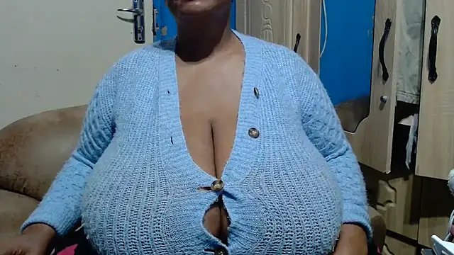 Snapshot of CUTEFIRMMELONSS chatting on July 15, 2026, 6:02 pm CUTEFIRMMELONSS online show from July 15, 2026, 6:02 pm