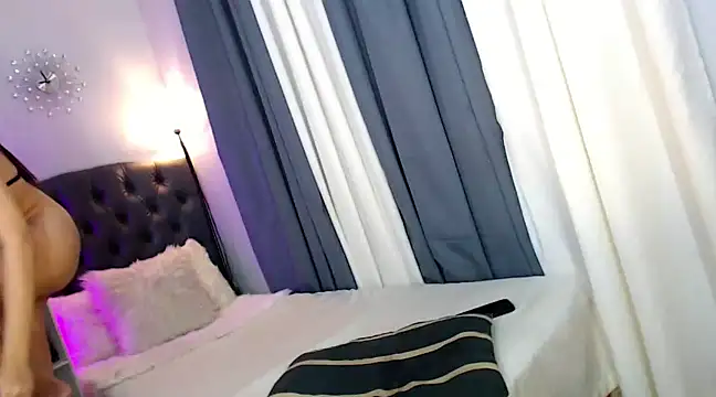 FinestGirlx online show from January 23, 2025, 9:18 pm