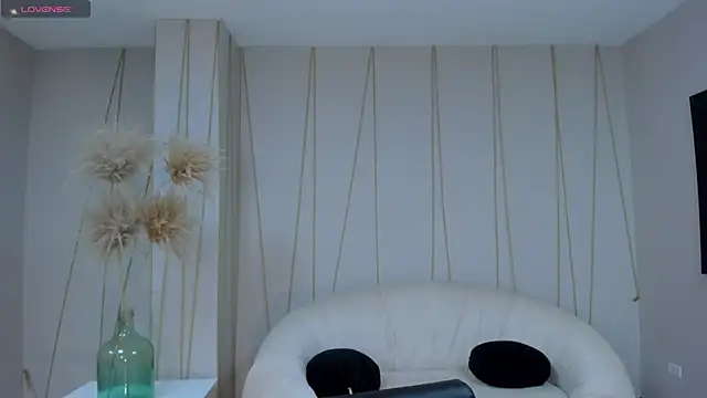 Snapshot of MariamRivera_ chatting on January 29, 2025, 4:05 am MariamRivera online show from January 29, 2025, 4:05 am