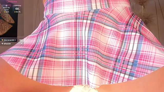 Snapshot of MariamRivera_ chatting on January 30, 2025, 6:46 am MariamRivera online show from January 30, 2025, 6:46 am