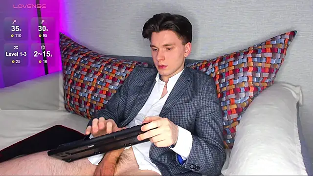 maxboy4 online show from February 19, 2025, 12:03 am