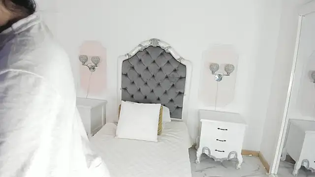 Valentina Ross  online show from March 14, 2026, 12:10 pm