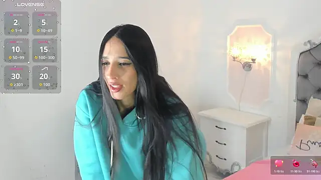 Valentina Ross  online show from April 17, 2026, 12:19 pm