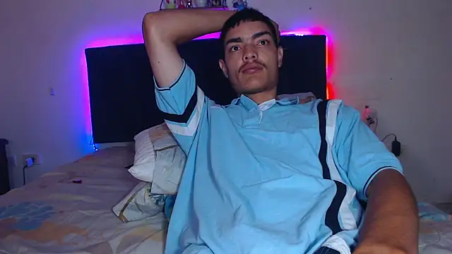 Snapshot of bella_n99 chatting on November 20, 2025, 4:07 pm bella n99 online show from November 20, 2025, 4:07 pm