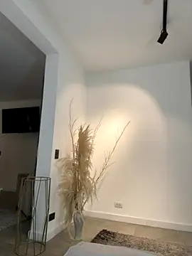 Snapshot of EllaSanz_ chatting on November 9, 2025, 7:34 pm EllaSanz online show from November 9, 2025, 7:34 pm