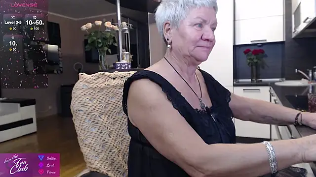 roxana brooks online show from October 3, 2025, 7:22 pm