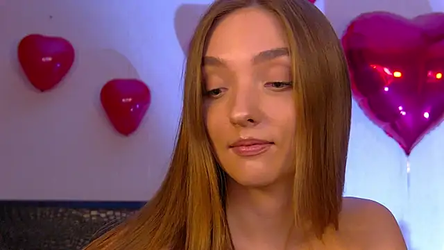 VirginieCruz online show from February 10, 2025, 10:30 pm