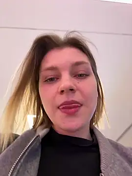 ValenciaShock online show from April 5, 2026, 7:27 am