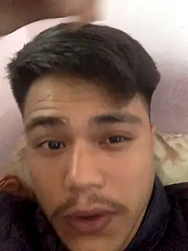 Hullax online show from November 3, 2025, 2:02 am