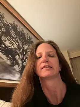 Snapshot of MeraSquirtsALot chatting on October 28, 2025, 5:44 am MeraSquirtsALot online show from October 28, 2025, 5:44 am