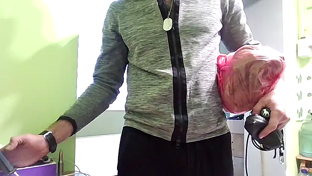 Snapshot of SexSanich chatting on September 26, 2025, 3:16 pm SexSanich online show from September 26, 2025, 3:16 pm