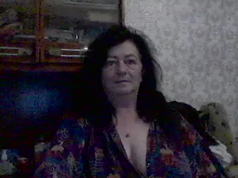 GypsiQueen2 online show from March 4, 2025, 8:27 pm