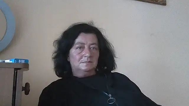 GypsiQueen2 online show from June 13, 2026, 5:22 pm
