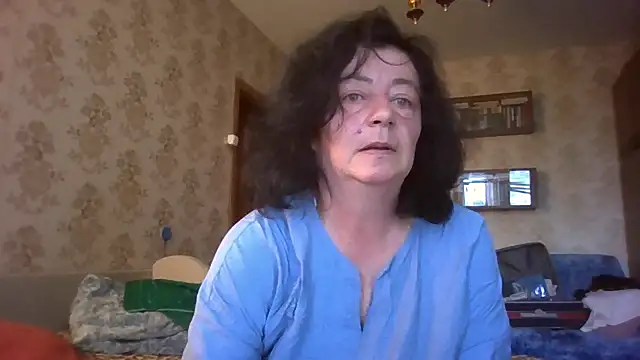 GypsiQueen2 online show from July 8, 2026, 5:01 am