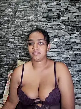 Xindias fantasyX online show from October 17, 2025, 6:32 pm