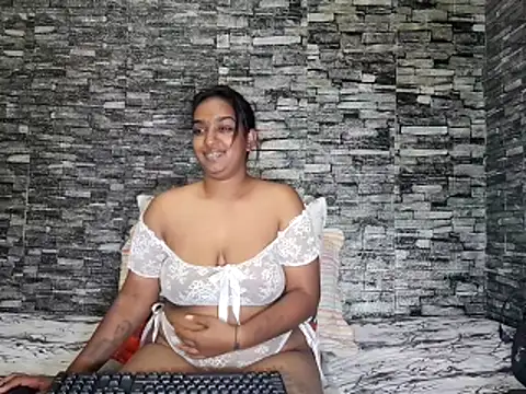 Snapshot of Xindias_fantasyX chatting on May 25, 2026, 6:47 pm Xindias fantasyX online show from May 25, 2026, 6:47 pm