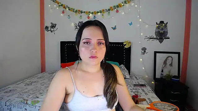 naughty girl 4u online show from March 10, 2025, 8:01 pm