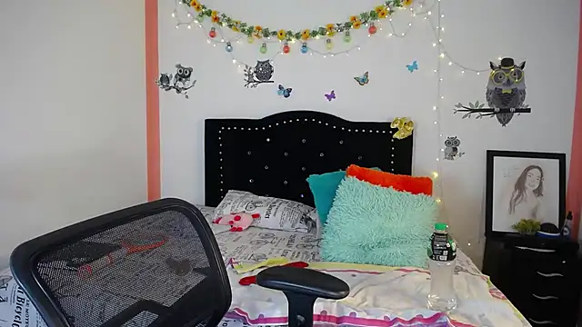 naughty girl 4u online show from March 13, 2025, 11:05 pm