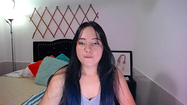 naughty girl 4u online show from September 12, 2025, 2:06 pm