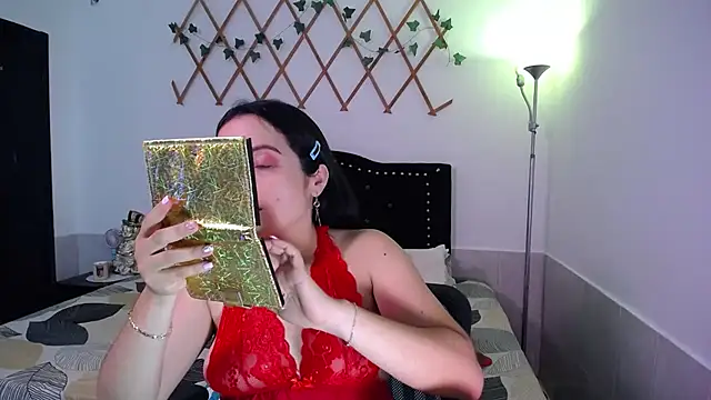 naughty girl 4u online show from November 5, 2025, 7:36 pm