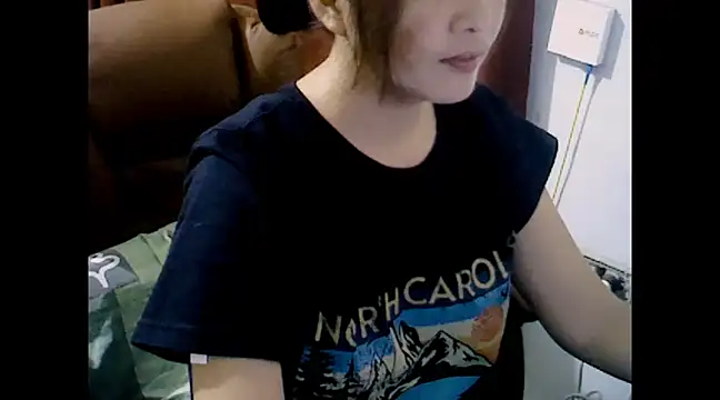 Snapshot of makemefallin chatting on March 12, 2025, 1:30 pm makemefallin online show from March 12, 2025, 1:30 pm