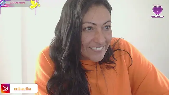 ErikaRika online show from October 6, 2025, 7:11 pm