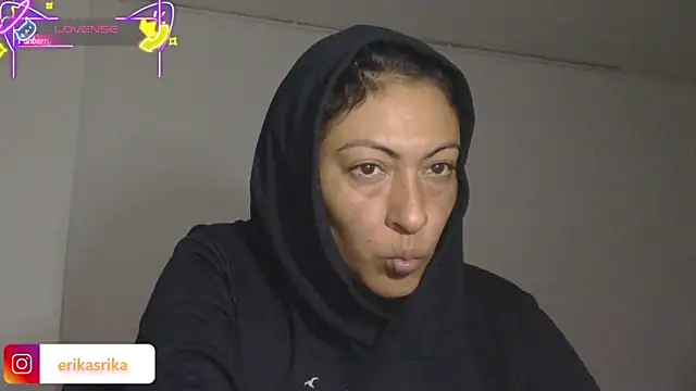 ErikaRika online show from October 12, 2025, 5:50 am