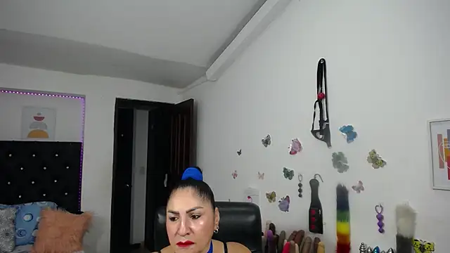 Snapshot of mature_bigboobs10 chatting on April 16, 2026, 4:02 am mature bigboobs10 online show from April 16, 2026, 4:02 am