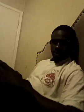 maclovelovepussy online show from May 17, 2026, 5:31 pm