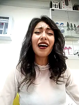 Snapshot of Scarlet_wd18 chatting on March 18, 2025, 2:36 am Scarlet wd18 online show from March 18, 2025, 2:36 am