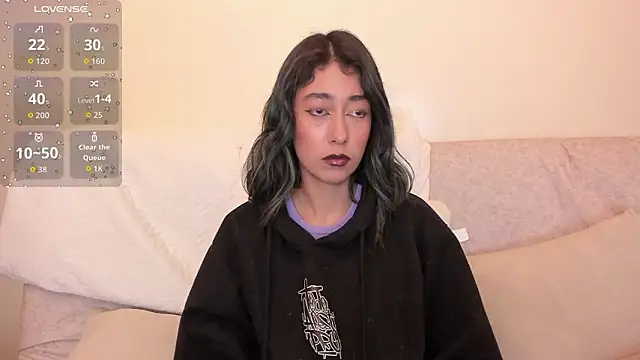 Snapshot of Scarlet_wd18 chatting on February 3, 2026, 12:20 am Scarlet wd18 online show from February 3, 2026, 12:20 am