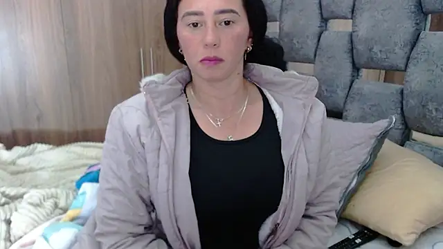 sara hott 1 online show from January 30, 2025, 9:04 pm