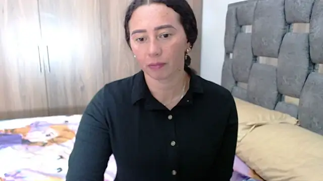 sara hott 1 online show from February 5, 2025, 8:46 pm