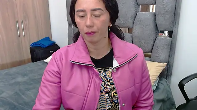 sara hott 1 online show from February 21, 2025, 9:54 pm