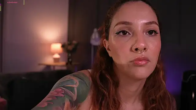 RedJasmine  online show from May 24, 2026, 10:37 pm