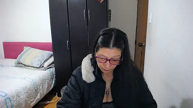 Snapshot of latin49 chatting on June 15, 2026, 5:31 am latin49 online show from June 15, 2026, 5:31 am