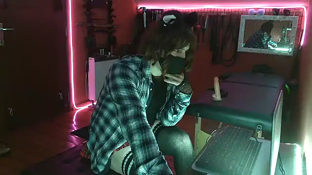 Snapshot of Ginny-the-bdsm-nympho chatting on March 29, 2026, 5:02 pm Ginny-the-bdsm-nympho online show from March 29, 2026, 5:02 pm