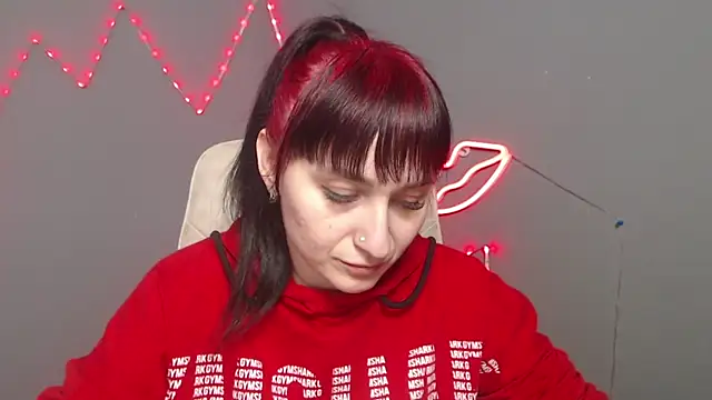 NinaFlawlees online show from March 1, 2026, 1:13 pm