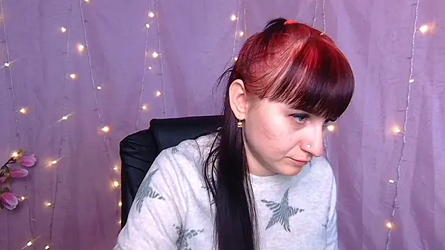 NinaFlawlees online show from March 11, 2026, 12:44 pm