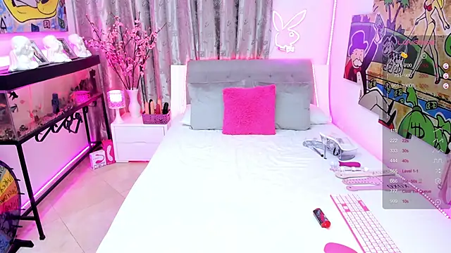 Snapshot of tattooBabyxxx chatting on February 5, 2025, 7:31 pm tattooBabyxxx online show from February 5, 2025, 7:31 pm