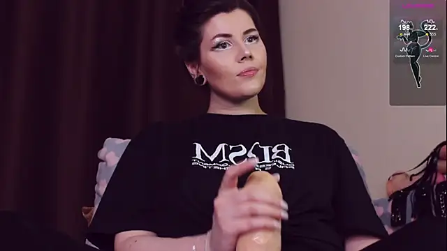 Luna Blake online show from February 13, 2025, 7:31 pm