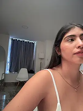 Gaby zahir  online show from December 2, 2025, 2:01 pm