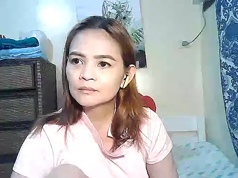 Kisses-13 online show from February 17, 2026, 1:07 pm