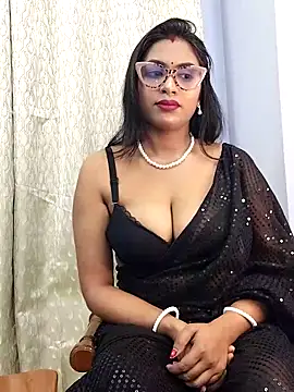 Queen Dolly online show from October 11, 2025, 6:06 pm